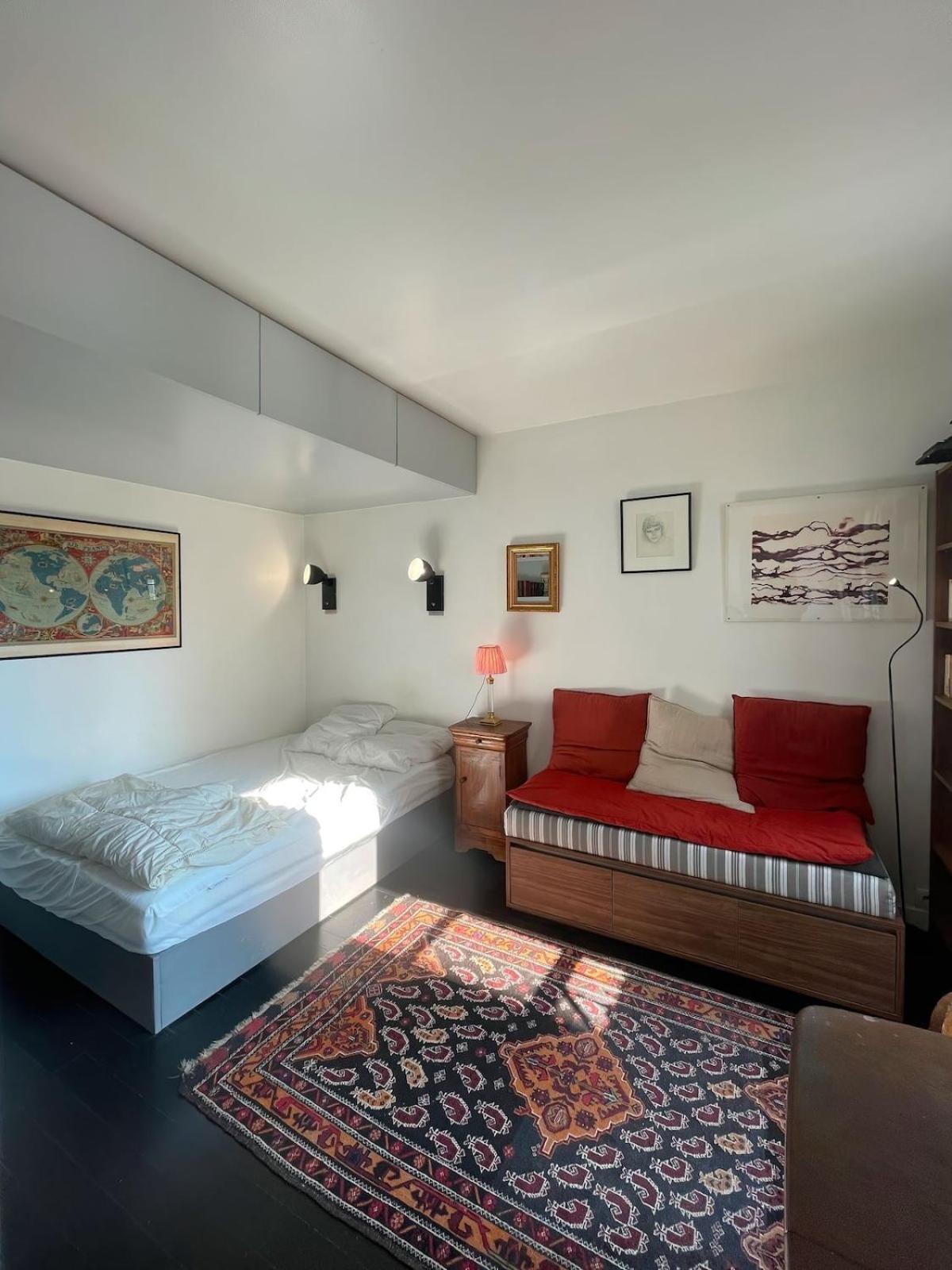 Lovely In Ste-marthe Village Apartment Paris